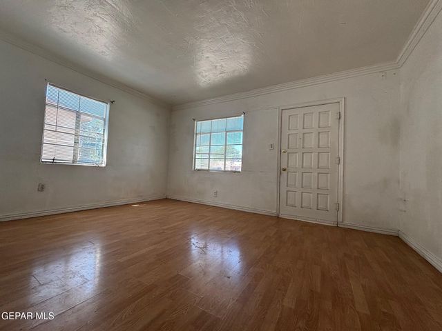 212 RED ROBIN Drive, El Paso, TX 79915