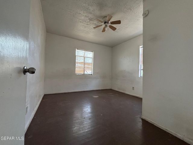 212 RED ROBIN Drive, El Paso, TX 79915
