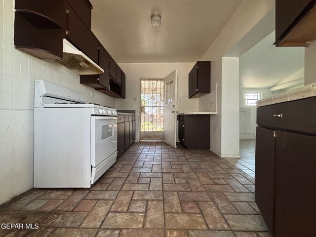 212 RED ROBIN Drive, El Paso, TX 79915