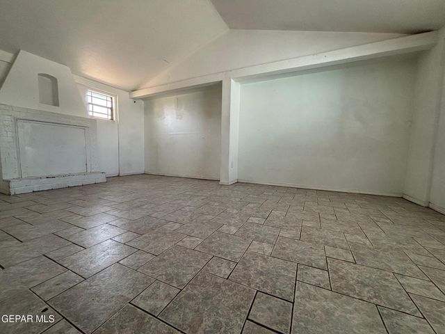 212 RED ROBIN Drive, El Paso, TX 79915