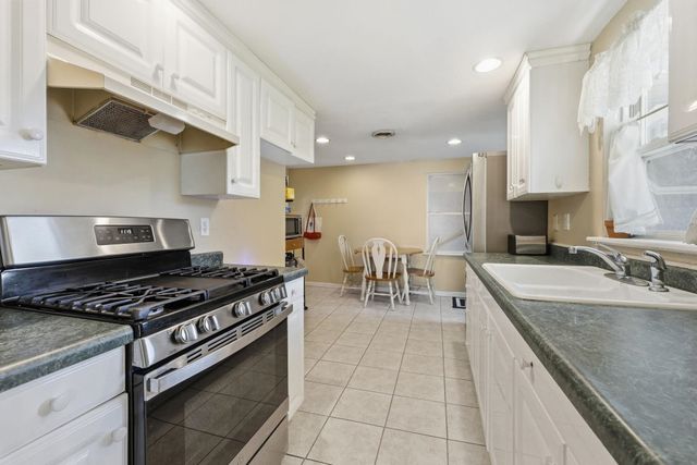 19737 Gilmer Street, South Bend, IN 46614