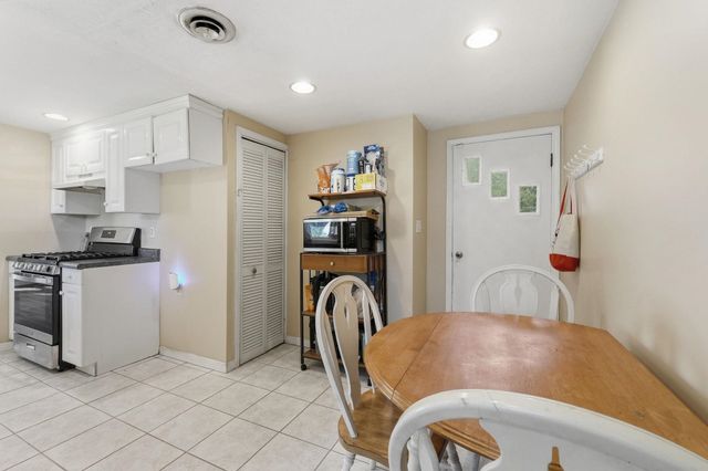 19737 Gilmer Street, South Bend, IN 46614
