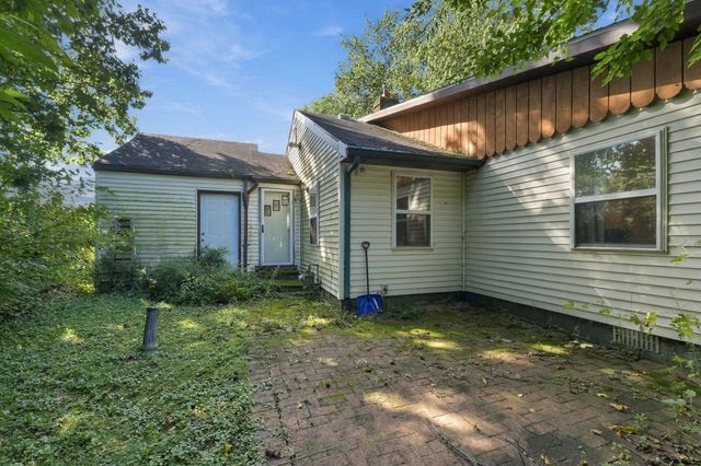 19737 Gilmer Street, South Bend, IN 46614
