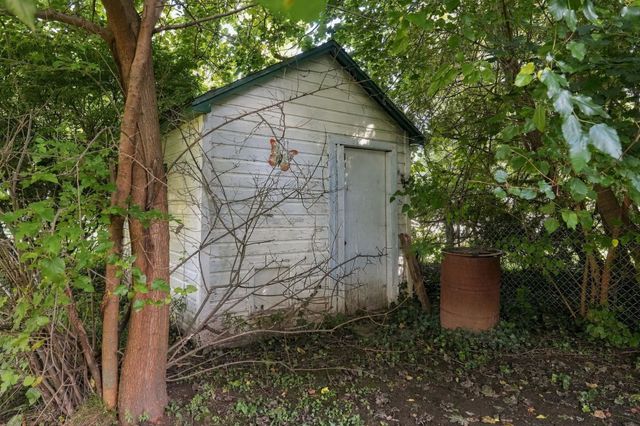 19737 Gilmer Street, South Bend, IN 46614