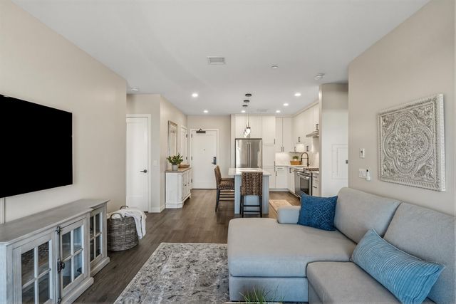 18 Artisan Dr Unit 406, Salem, NH 03079