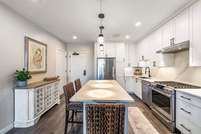 18 Artisan Dr Unit 406, Salem, NH 03079