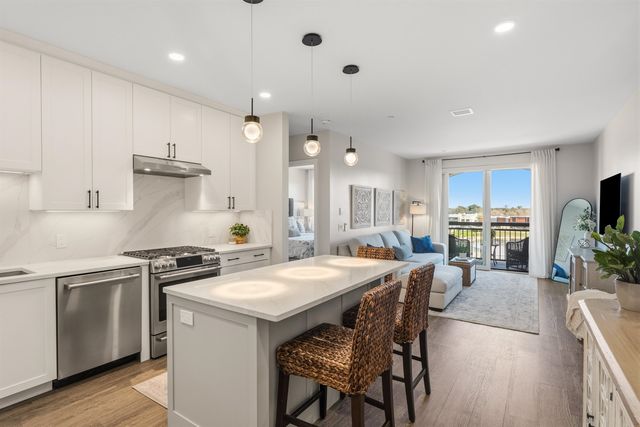 18 Artisan Dr Unit 406, Salem, NH 03079