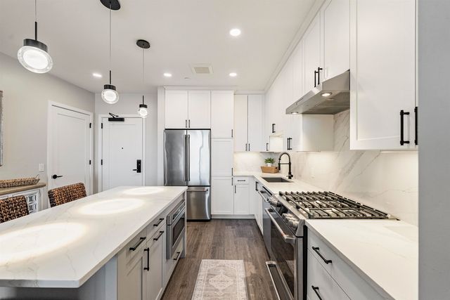 18 Artisan Dr Unit 406, Salem, NH 03079