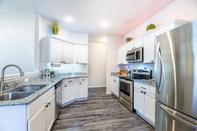 1326 S Kingfisher Lane, Fayetteville, AR 72701