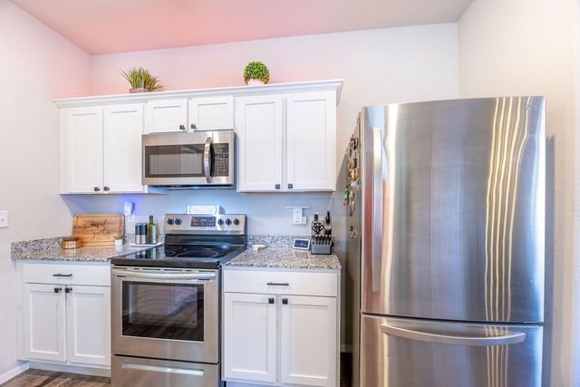 1326 S Kingfisher Lane, Fayetteville, AR 72701