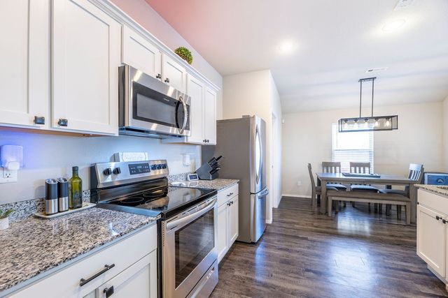 1326 S Kingfisher Lane, Fayetteville, AR 72701