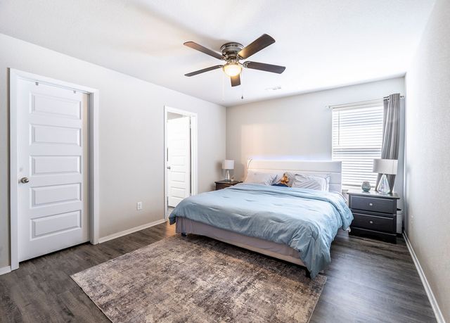 1326 S Kingfisher Lane, Fayetteville, AR 72701