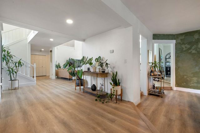 19404 Fawn Dr, Woodbridge, CA 95258