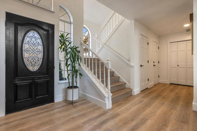 19404 Fawn Dr, Woodbridge, CA 95258