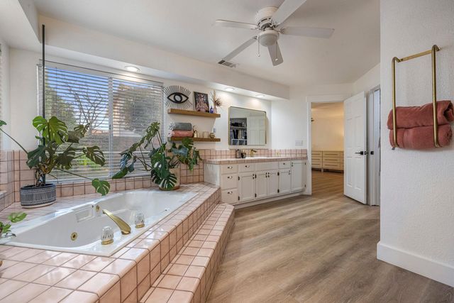 19404 Fawn Dr, Woodbridge, CA 95258