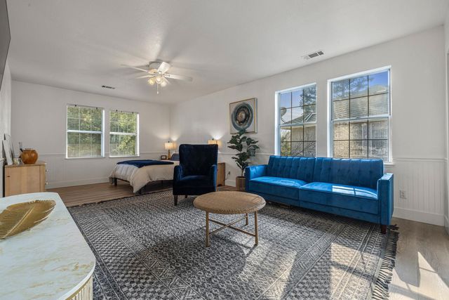 19404 Fawn Dr, Woodbridge, CA 95258