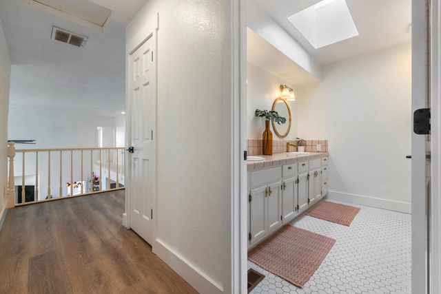 19404 Fawn Dr, Woodbridge, CA 95258