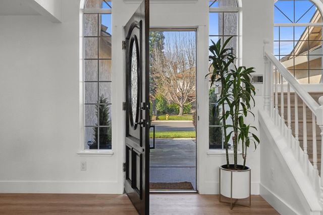 19404 Fawn Dr, Woodbridge, CA 95258