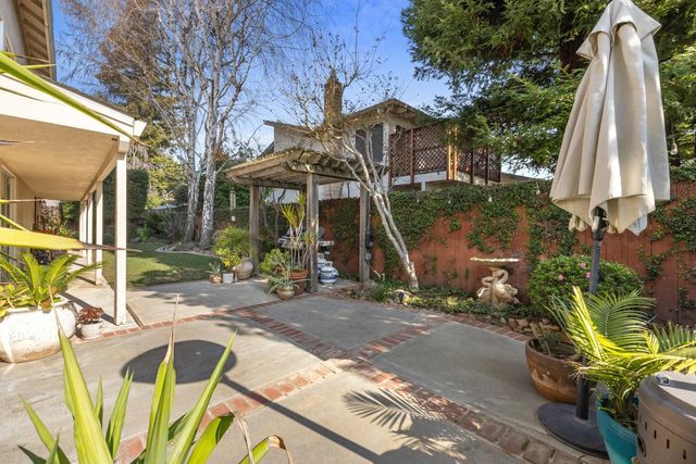 19404 Fawn Dr, Woodbridge, CA 95258