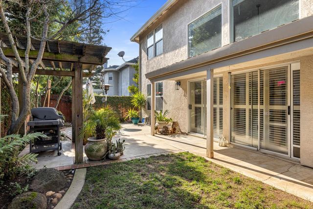 19404 Fawn Dr, Woodbridge, CA 95258