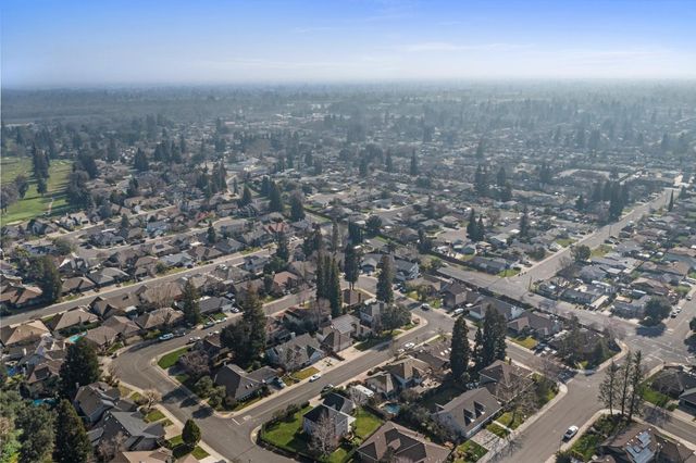 19404 Fawn Dr, Woodbridge, CA 95258