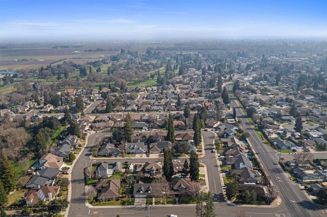 19404 Fawn Dr, Woodbridge, CA 95258