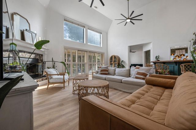 19404 Fawn Dr, Woodbridge, CA 95258