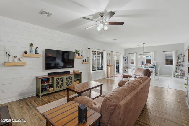 12230 E Metz Drive, Vail, AZ 85641