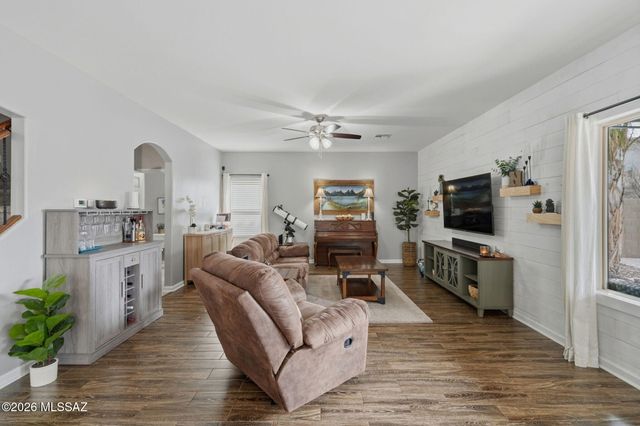 12230 E Metz Drive, Vail, AZ 85641