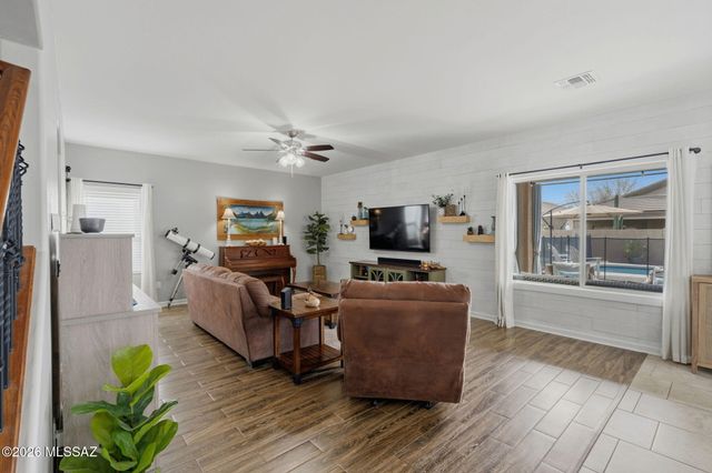 12230 E Metz Drive, Vail, AZ 85641