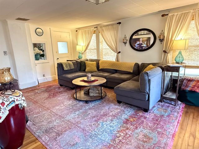 662 Vt Rt 30, Newfane, VT 05345