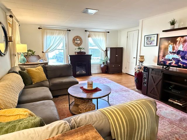 662 Vt Rt 30, Newfane, VT 05345