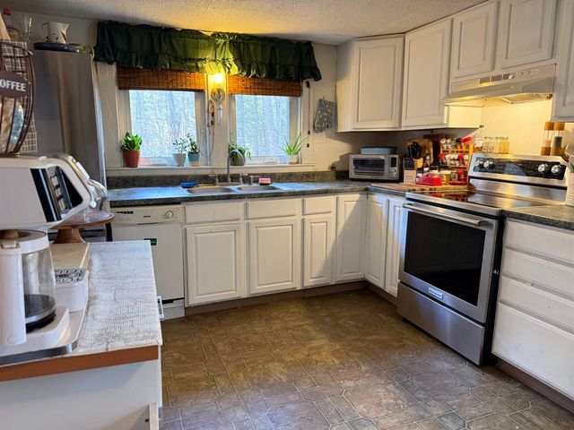 662 Vt Rt 30, Newfane, VT 05345