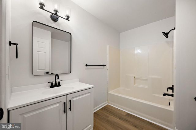 24 BIZARRE DR, New Castle, DE 19720