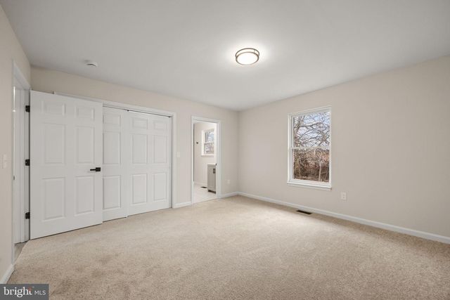 24 BIZARRE DR, New Castle, DE 19720