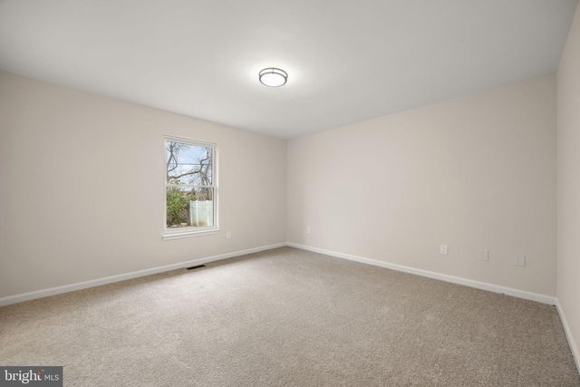 24 BIZARRE DR, New Castle, DE 19720