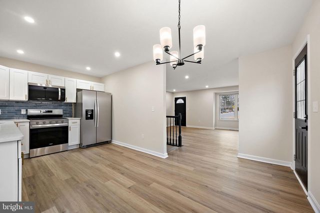 24 BIZARRE DR, New Castle, DE 19720