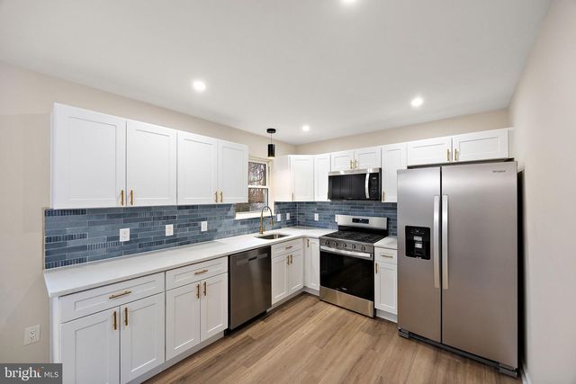 24 BIZARRE DR, New Castle, DE 19720