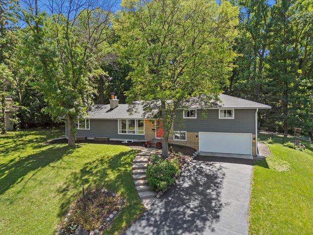 8435 Wesley Drive, Golden Valley, MN 55427