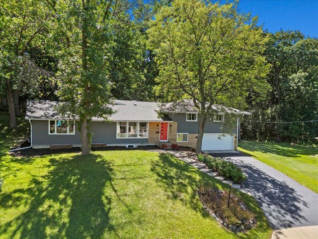 8435 Wesley Drive, Golden Valley, MN 55427