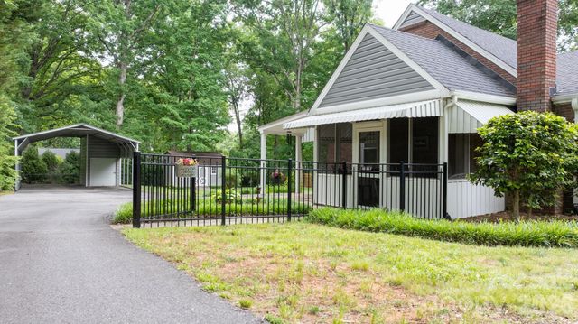 508 2nd Avenue NE, Conover, NC 28613
