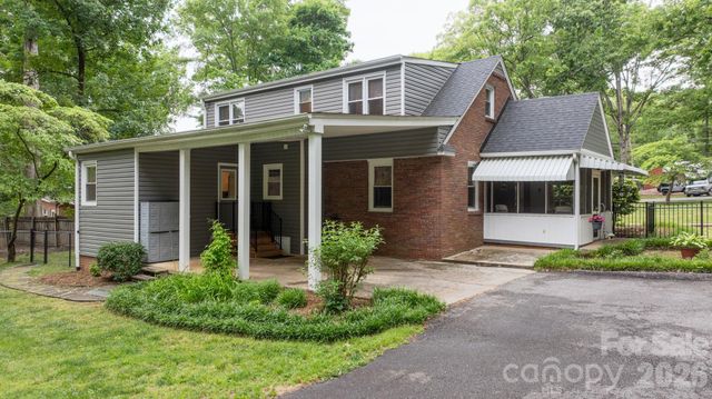 508 2nd Avenue NE, Conover, NC 28613