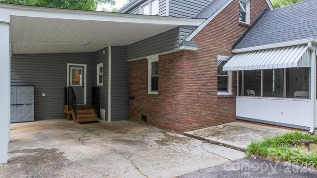508 2nd Avenue NE, Conover, NC 28613