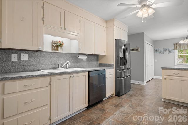 508 2nd Avenue NE, Conover, NC 28613
