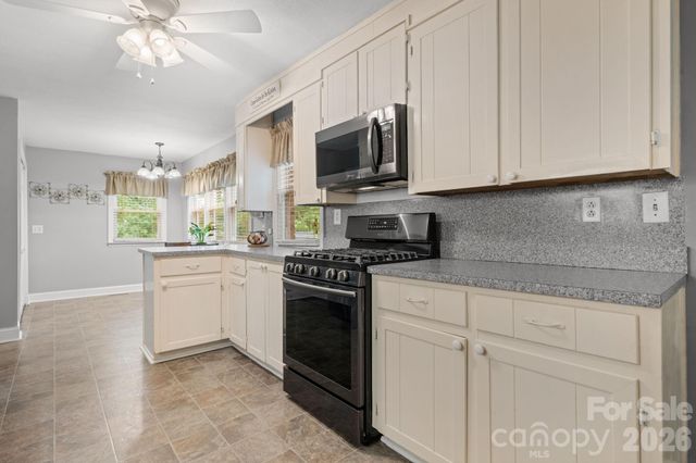 508 2nd Avenue NE, Conover, NC 28613