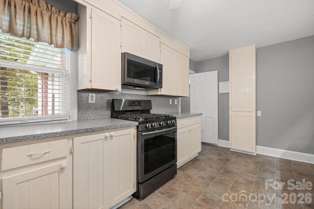 508 2nd Avenue NE, Conover, NC 28613