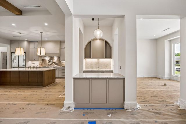 6243 Briar Rose Drive, Houston, TX 77057