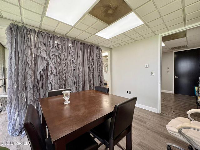 1 Woodgreen Place, 202, Madison, MS 39110