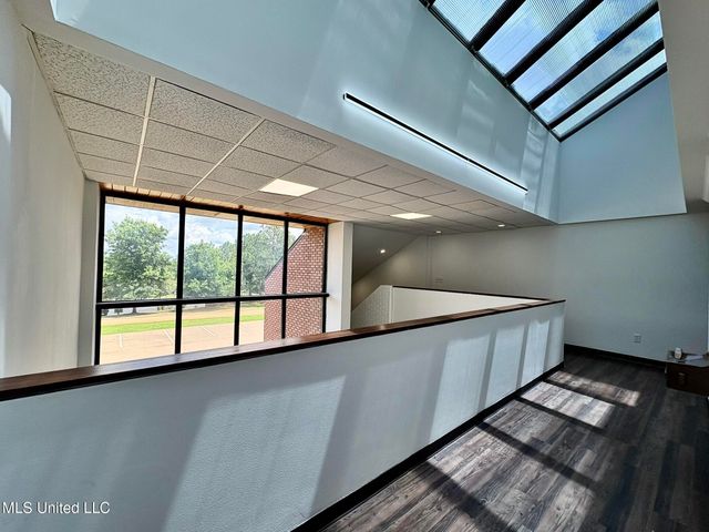 1 Woodgreen Place, 202, Madison, MS 39110