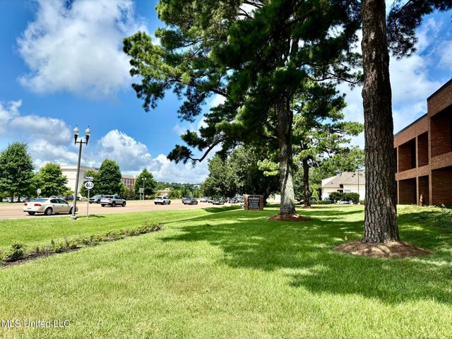1 Woodgreen Place, 202, Madison, MS 39110